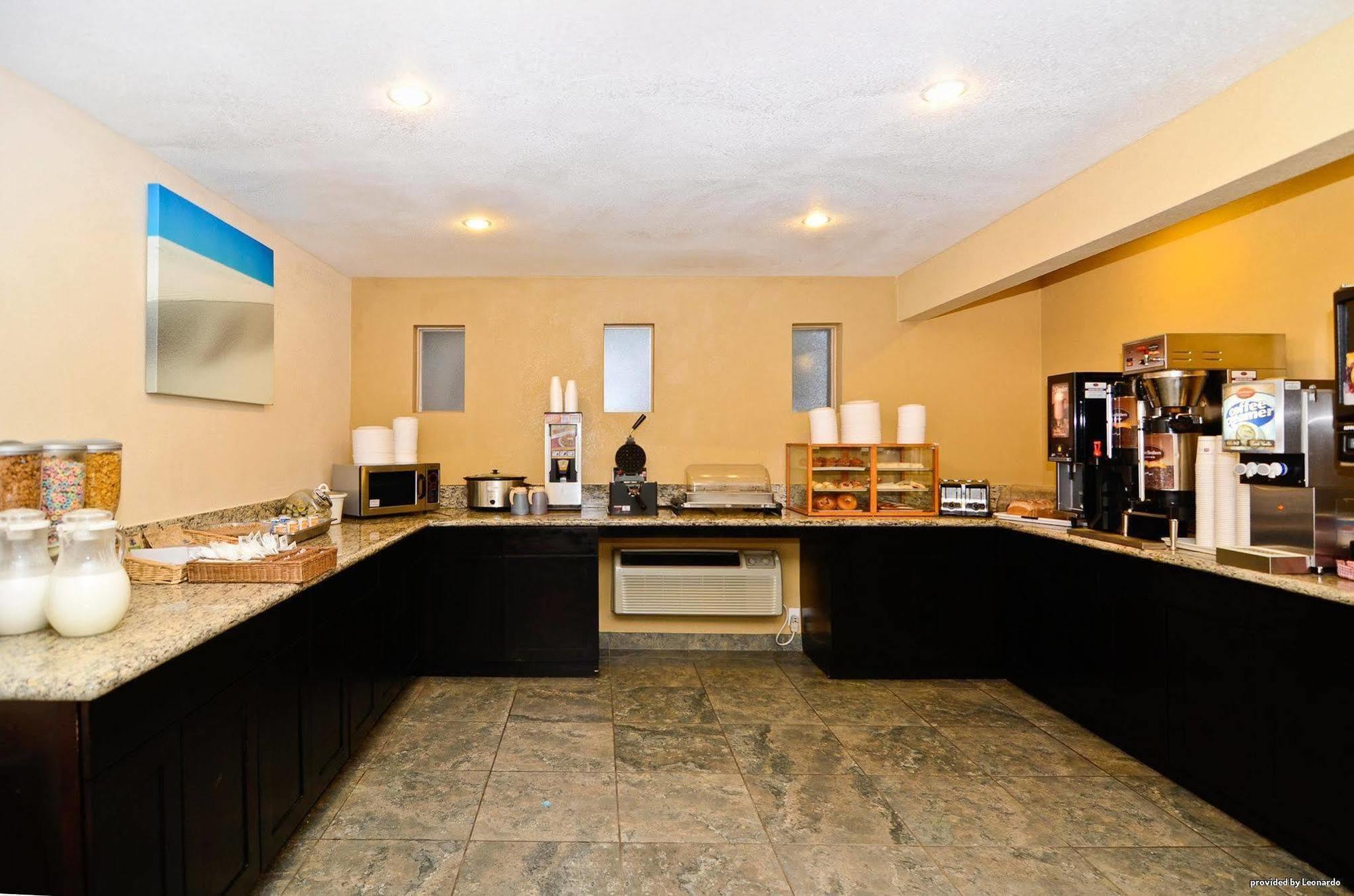 Hotel Western Desert Oasis 3*